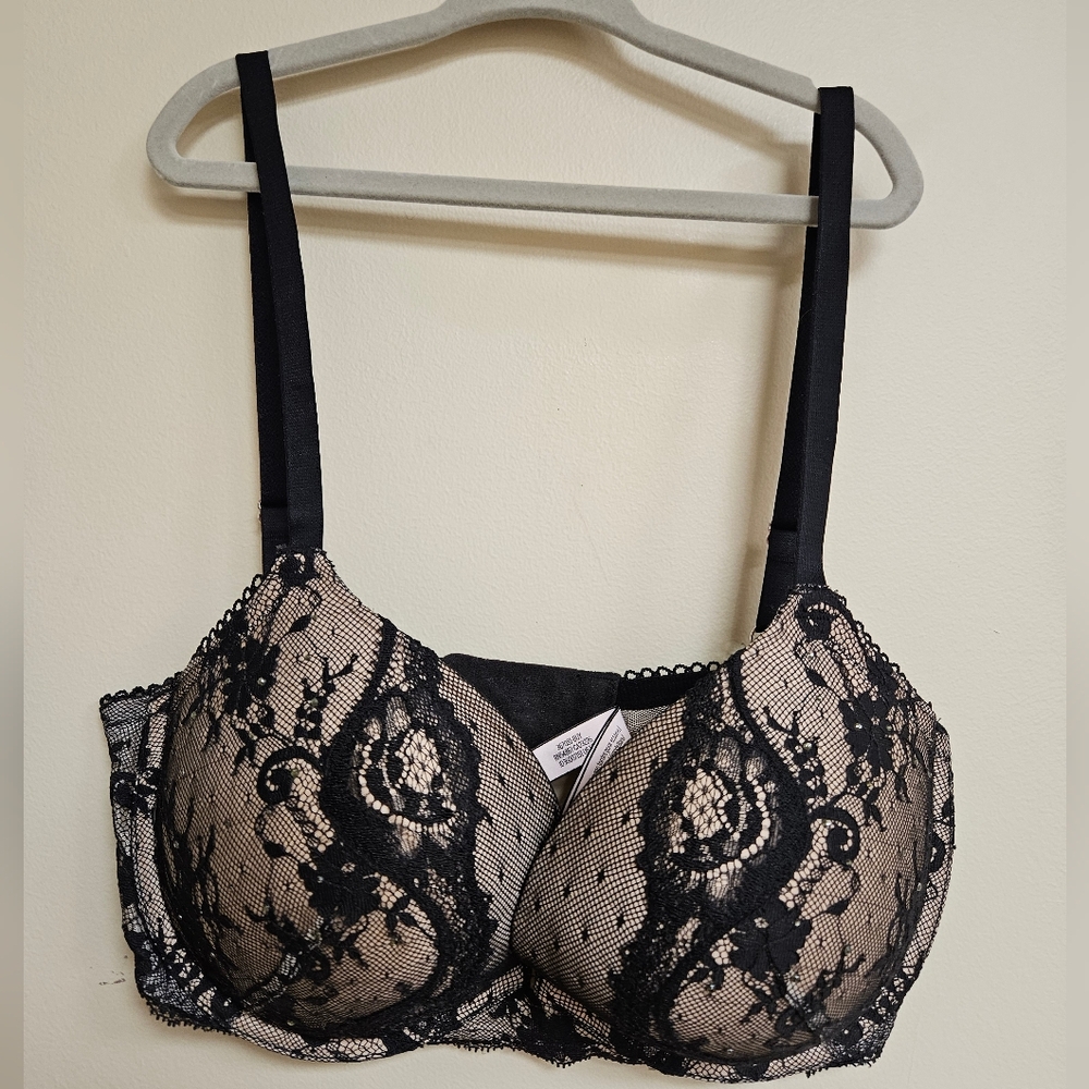 Victoria's Secret 34DD Dream Angels Push Up Lace Detail Bra